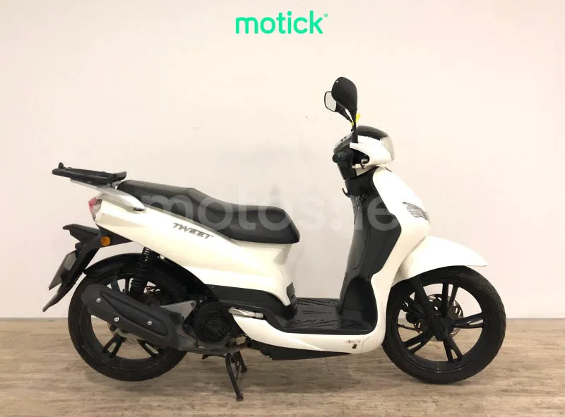 Peugeot Tweet 125 1640 € 2022 Sevilla - 2
