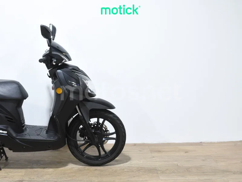 SYM Symphony ST 125 LC - Vista 4