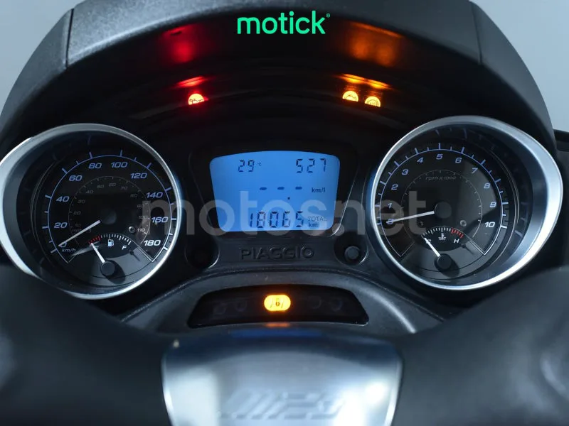 Piaggio MP3 - Vista 5