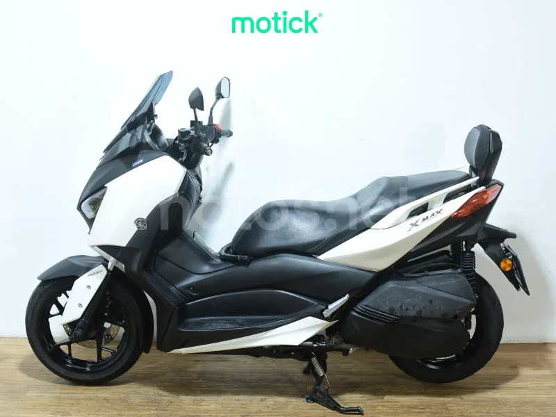 Yamaha XMAX 300 - Vista 7