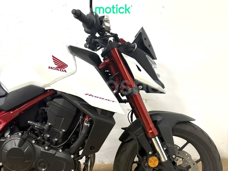 Honda CB750 Hornet - Vista 3