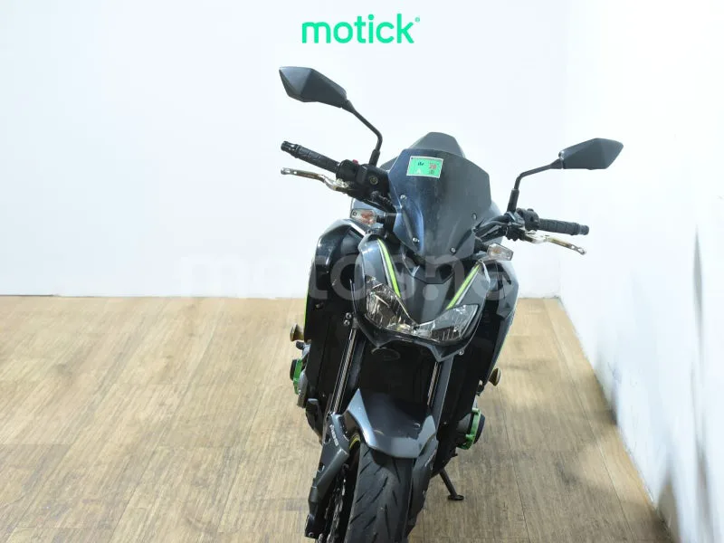 Kawasaki Z900 - Vista 11