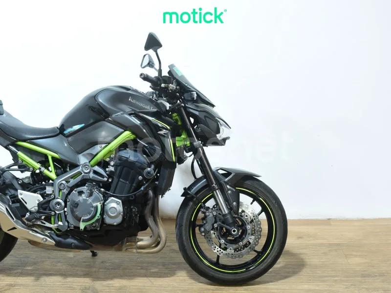 Kawasaki Z900 - Vista 4