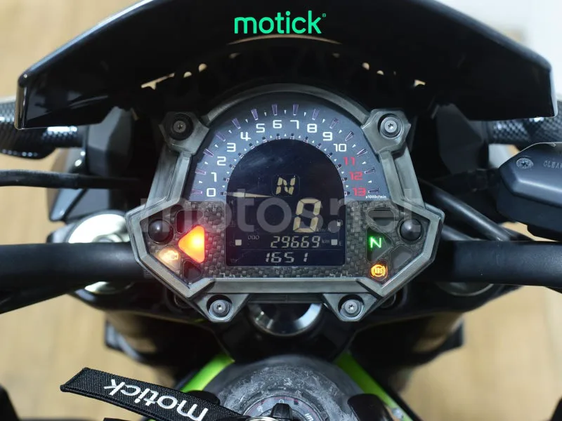 Kawasaki Z900 - Vista 5