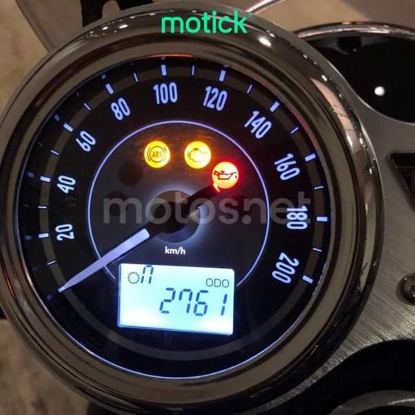 Triumph Bonneville T100 - Vista 5
