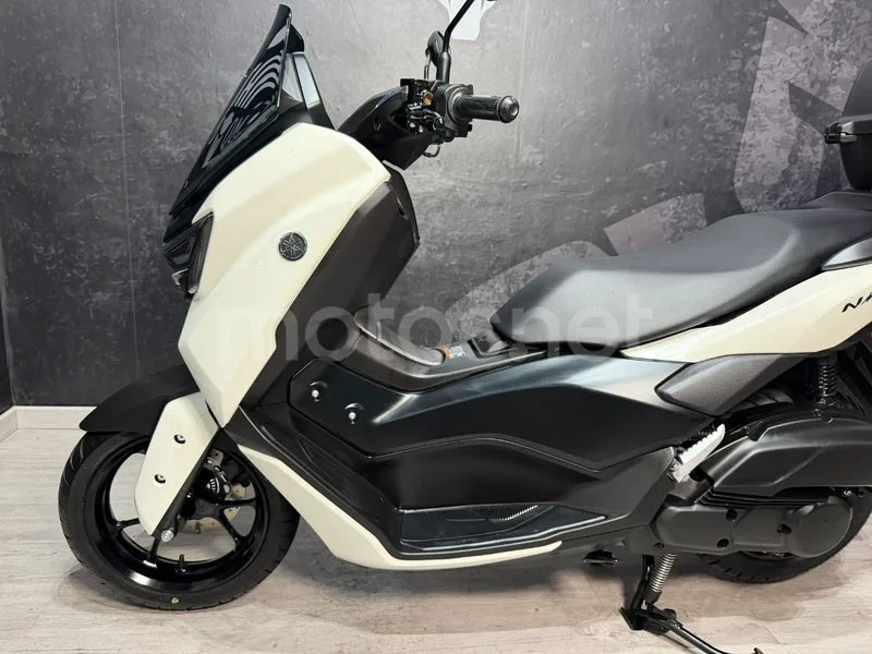 Yamaha NMAX - Vista 11