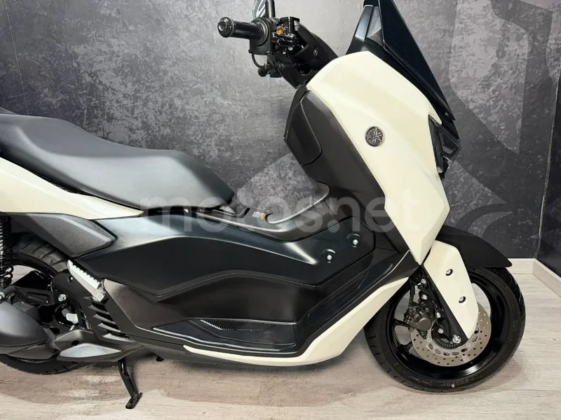 Yamaha NMAX - Vista 10