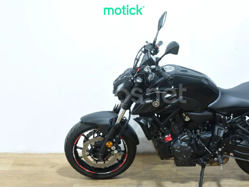 Yamaha MT-07 - Vista 8