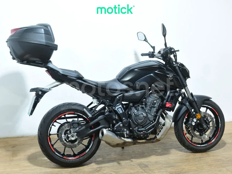 Yamaha MT-07 - Vista 10