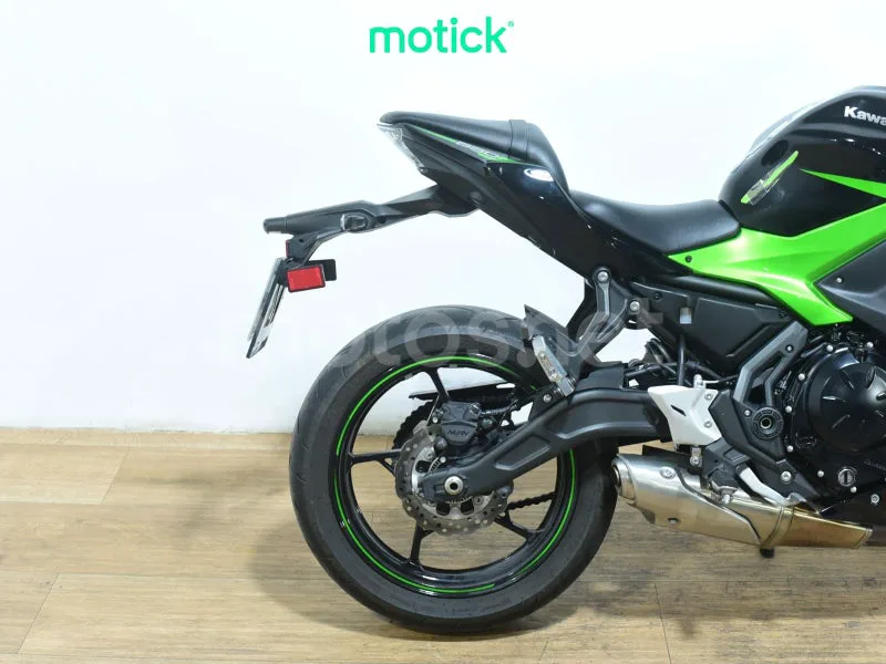 Kawasaki Ninja 650 - Vista 3