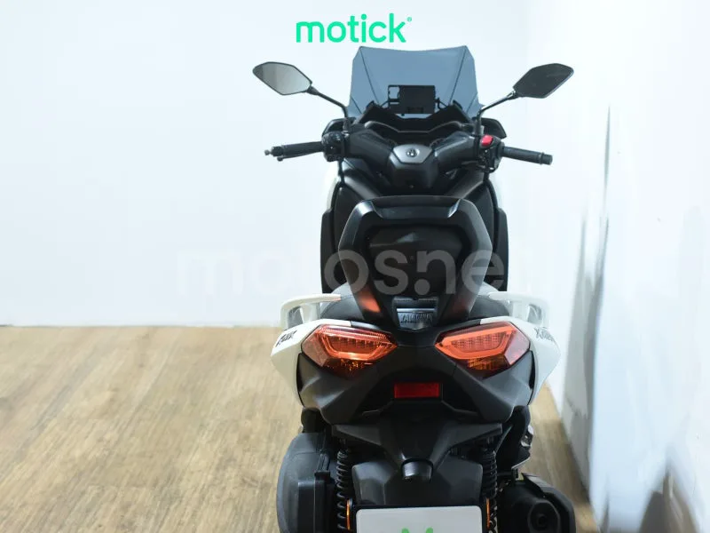 Yamaha XMAX 300 - Vista 6