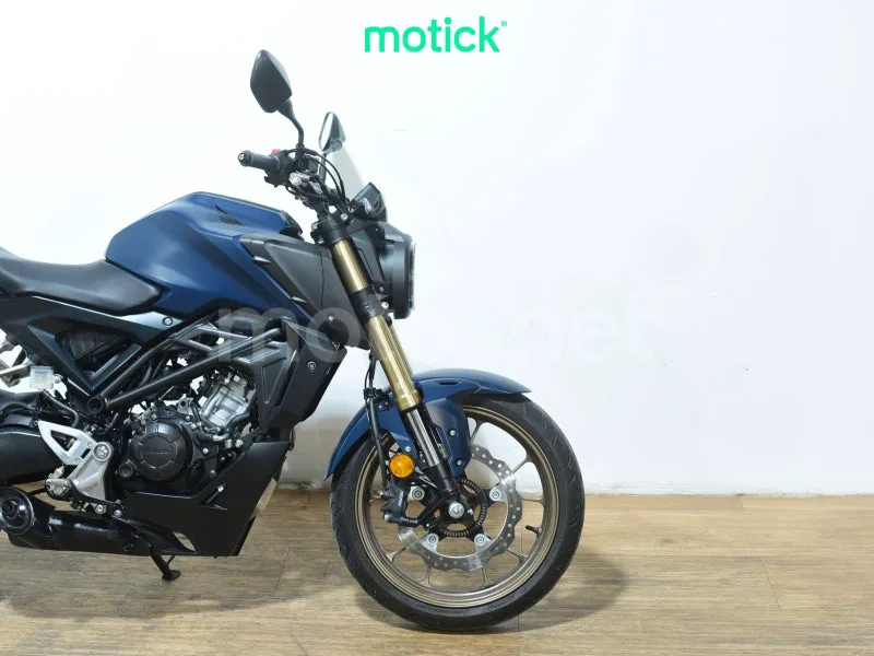 Honda CB125R - Vista 3