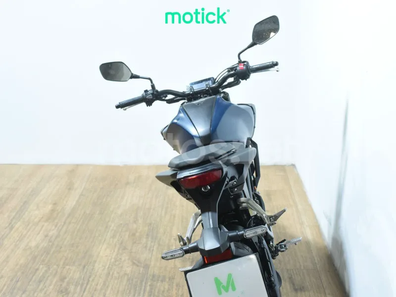 Honda CB125R - Vista 5