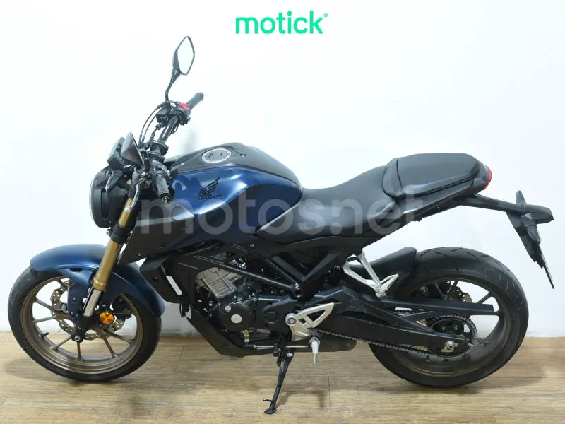 Honda CB125R - Vista 6