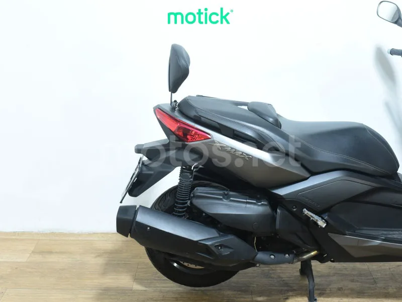 Yamaha XMAX 400 - Vista 3