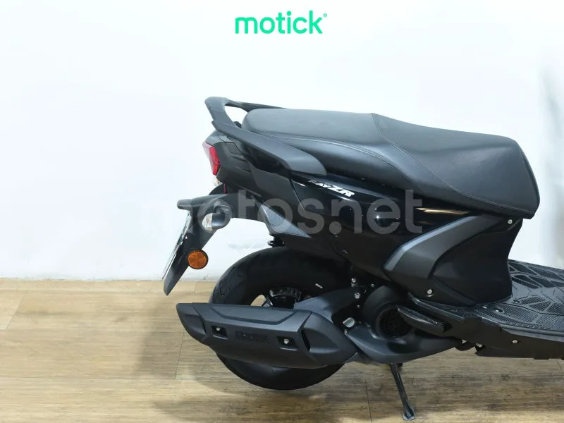 Yamaha RayZR 125 - Vista 3
