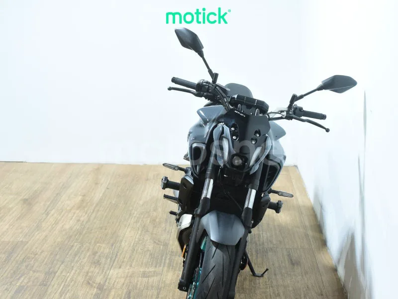 Yamaha MT-07 - Vista 11