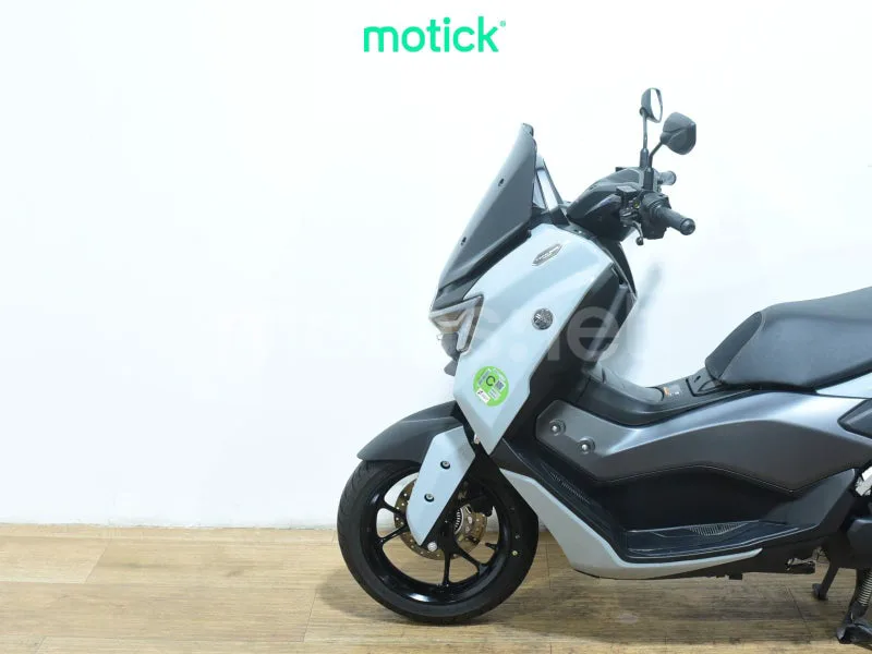 Yamaha NMAX - Vista 8