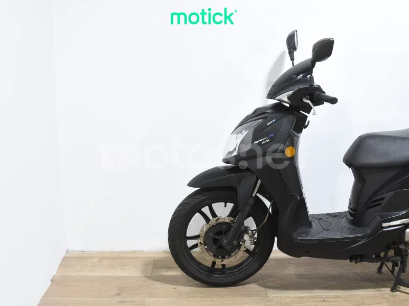SYM Symphony ST 125 LC - Vista 7