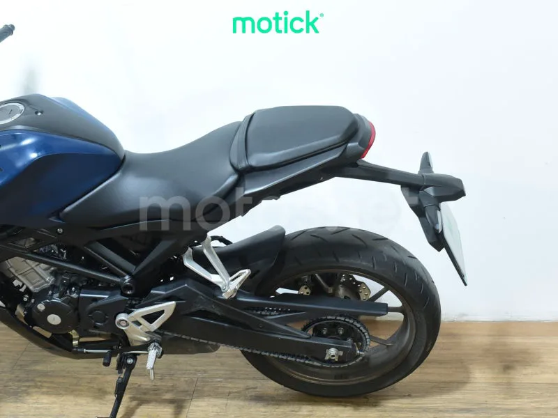 Honda CB125R - Vista 8