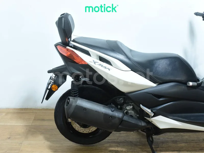 Yamaha XMAX 300 - Vista 3