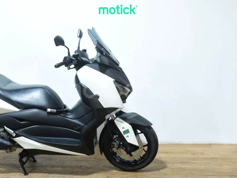 Yamaha XMAX 300 - Vista 4