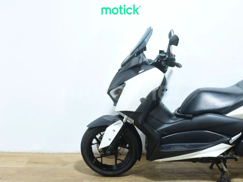 Yamaha XMAX 300 - Vista 8