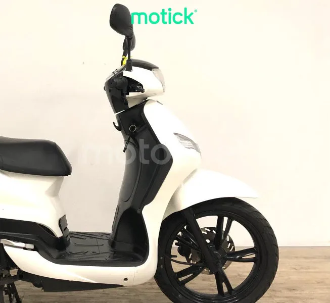 Peugeot Tweet 125 - Vista 4