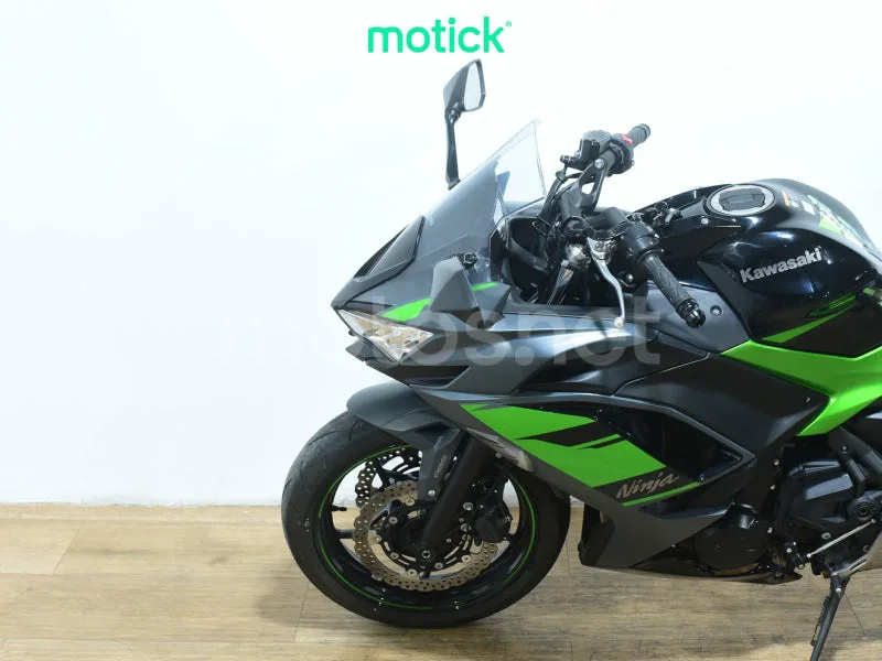 Kawasaki Ninja 650 - Vista 8