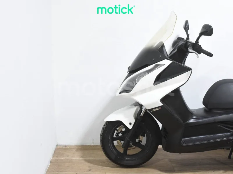 Kymco Super Dink 300 - Vista 8