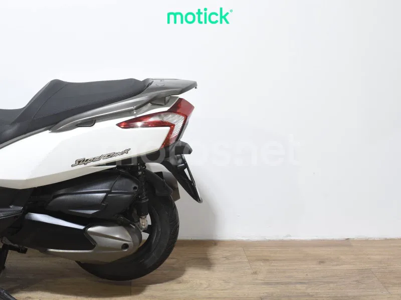Kymco Super Dink 300 - Vista 9