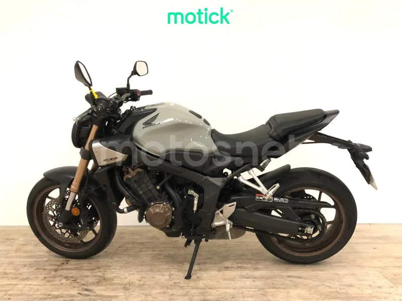 Honda CB650R - Vista 6