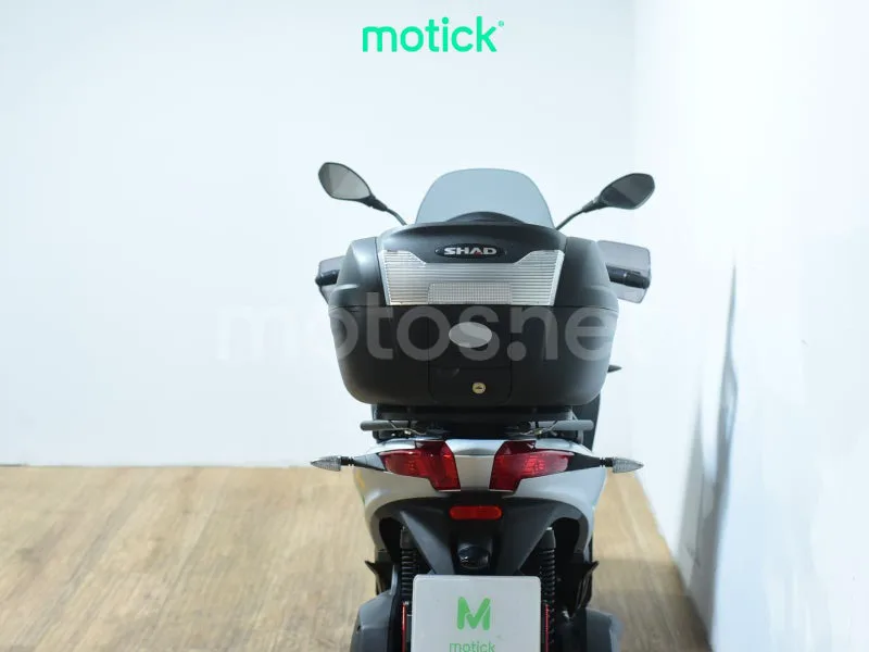 Piaggio MP3 - Vista 6