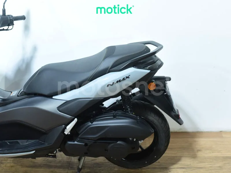 Yamaha NMAX - Vista 9