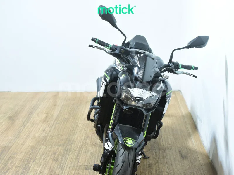 Kawasaki Z900 - Vista 11