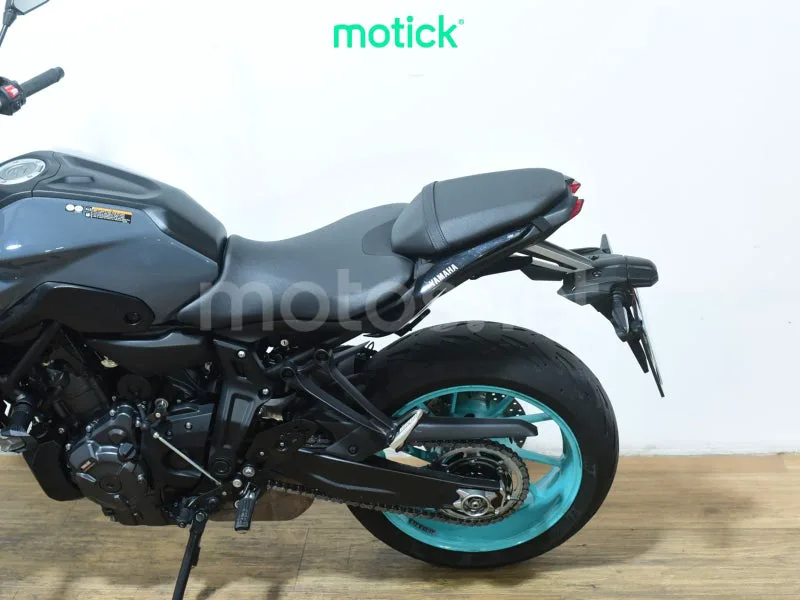 Yamaha MT-07 - Vista 9