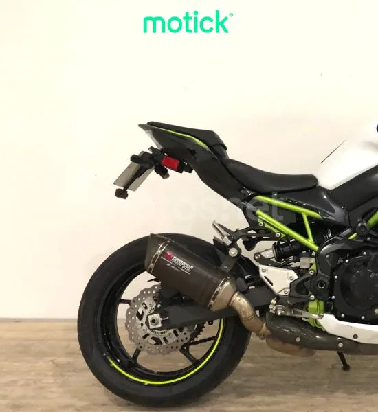 Kawasaki Z900 - Vista 3