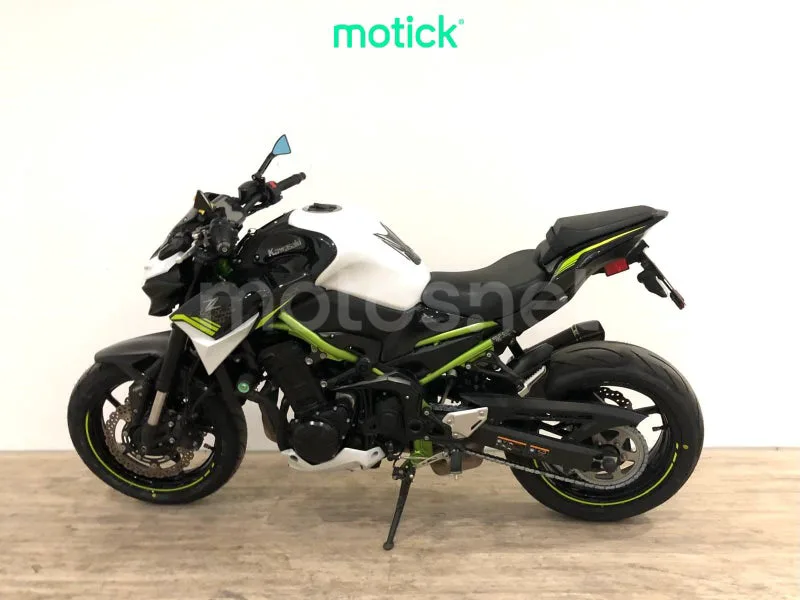 Kawasaki Z900 - Vista 6