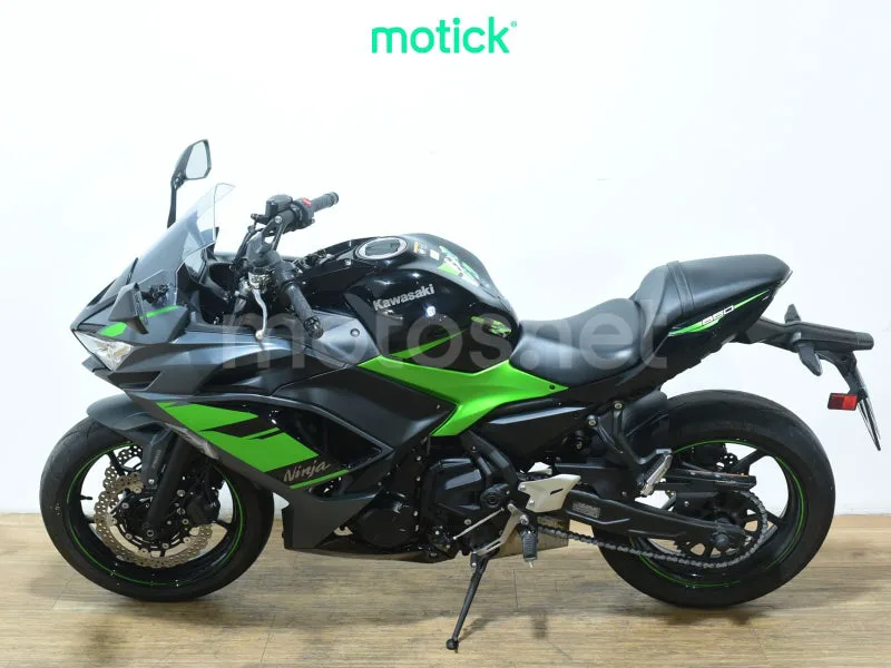 Kawasaki Ninja 650 - Vista 7