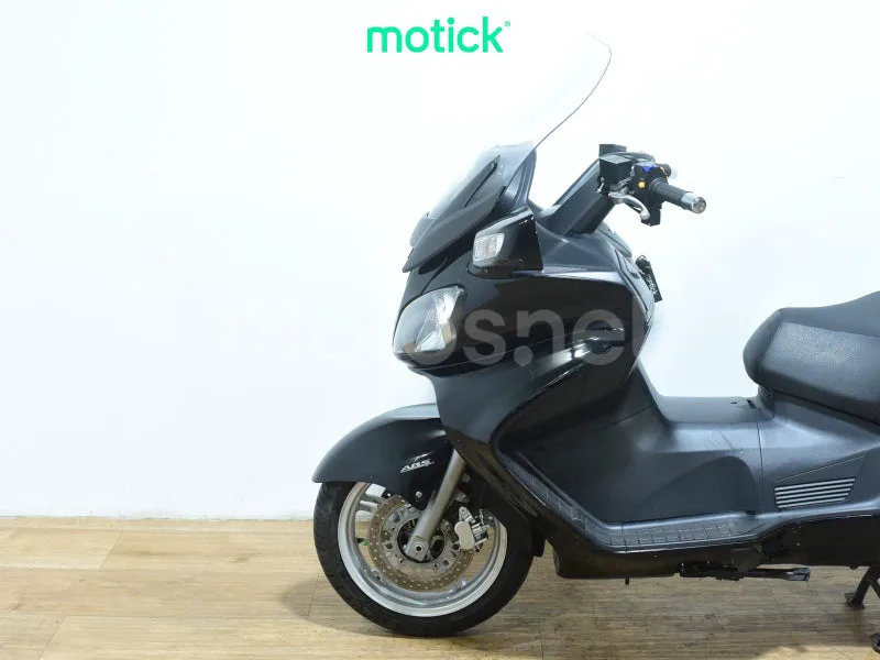Suzuki Burgman 650 Executive - Vista 8