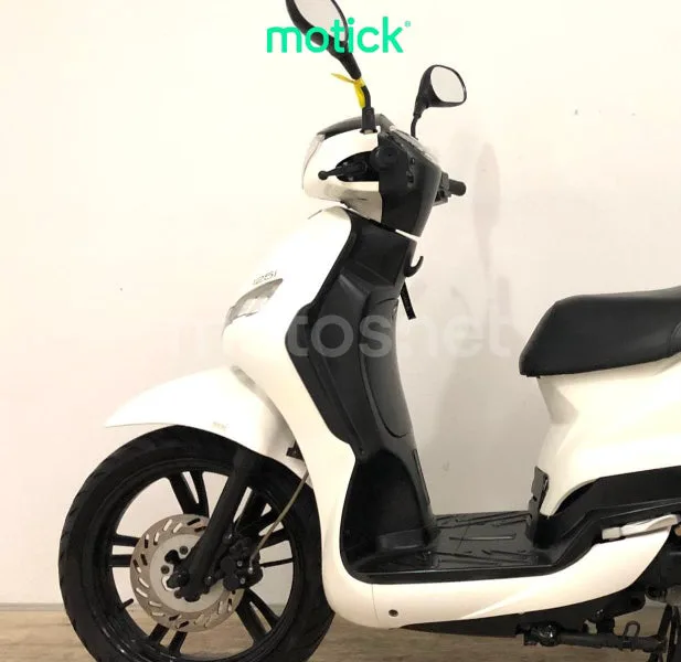 Peugeot Tweet 125 - Vista 7