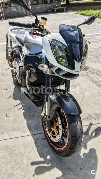 Aprilia Tuono 1000 R - Vista 3