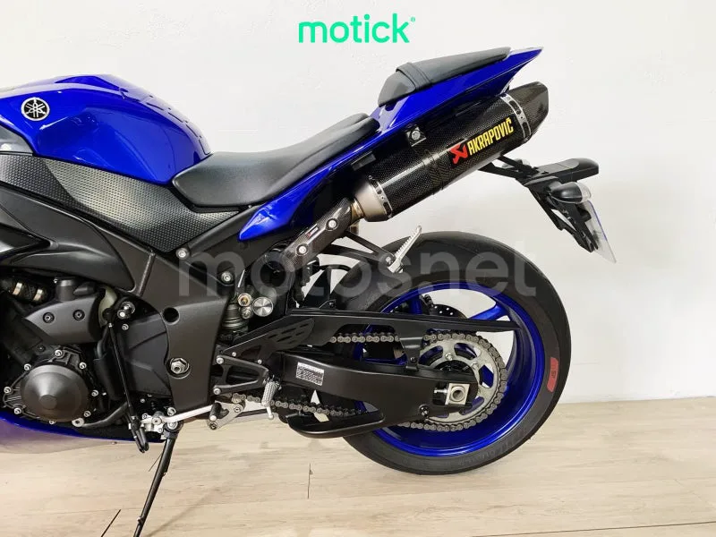 Yamaha YZF-R1 - Vista 15