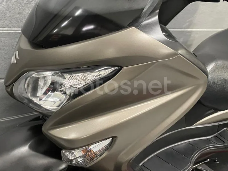Suzuki Burgman 125 - Vista 13
