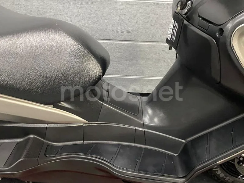 Suzuki Burgman 125 - Vista 5