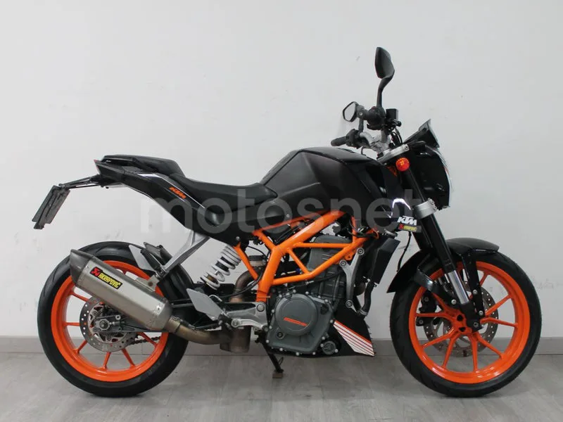 KTM 390 Duke - Vista 3
