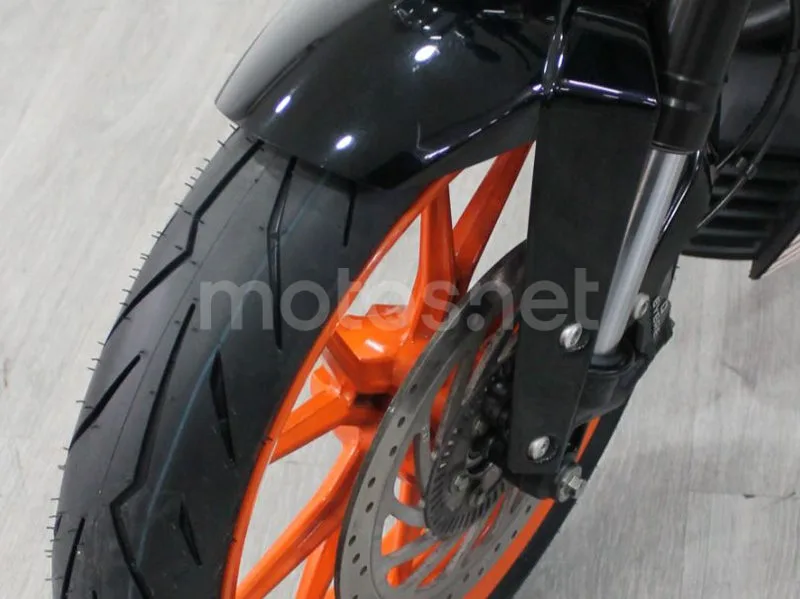 KTM 390 Duke - Vista 8