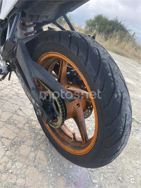 Honda CBR125R - Vista 3