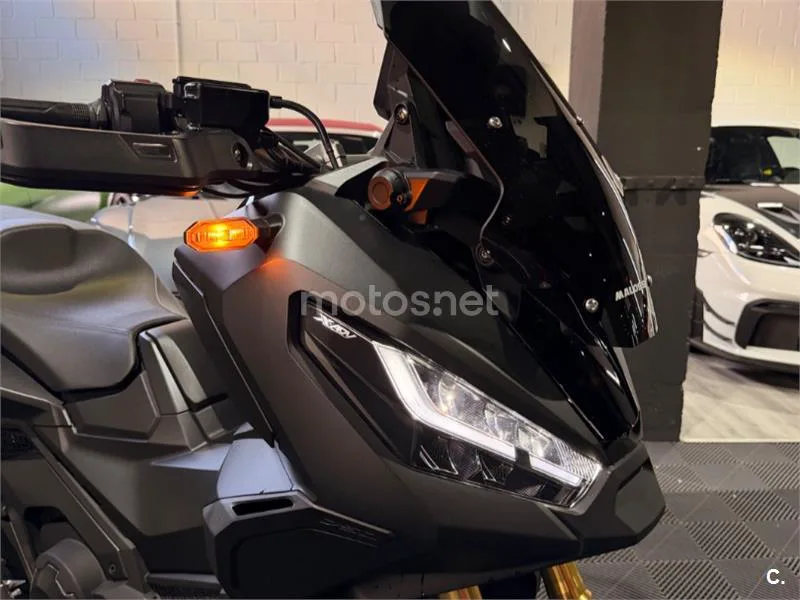 Honda X-ADV - Vista 11