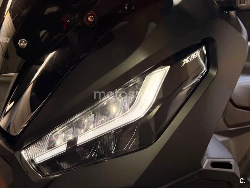 Honda X-ADV - Vista 13